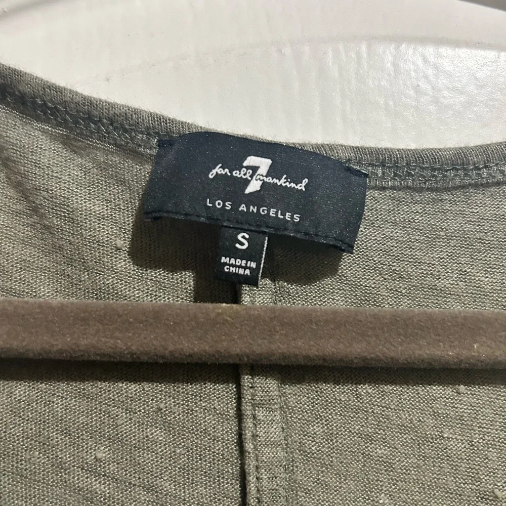 7 For All Mankind Green Cap Sleeve Crop Tee - Picture 2 of 3
